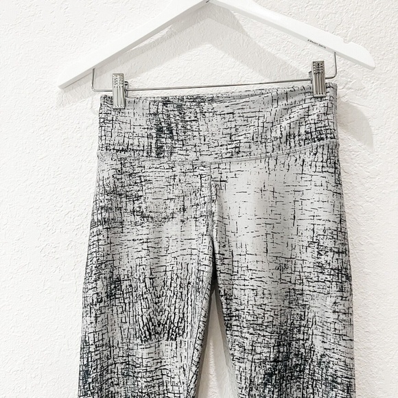 Alo Tech Lift Leggings - Picture 4 of 12